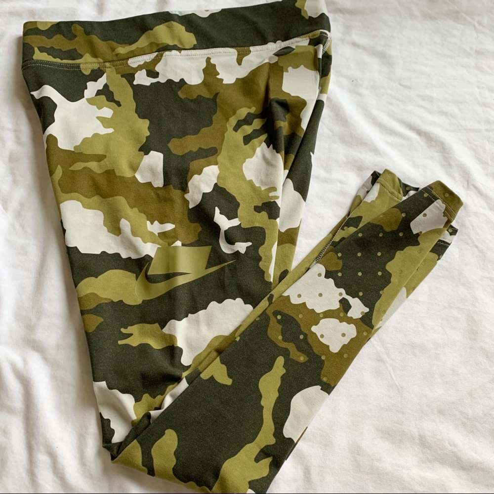 Nike Olive Green Camouflage Leggings